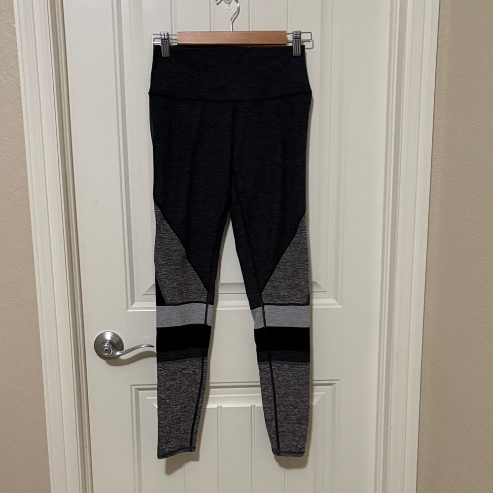 Alo Colorblock Workout Leggings - Black & Gray
